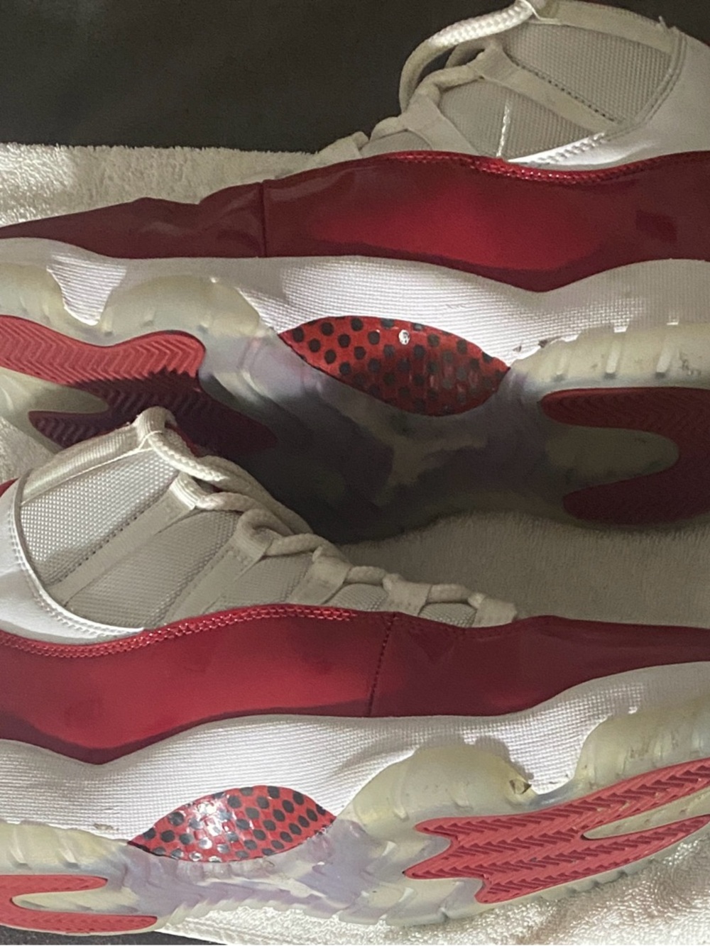 Size 10 - Jordan 11 Retro High Cherry - Picture 5 of 8